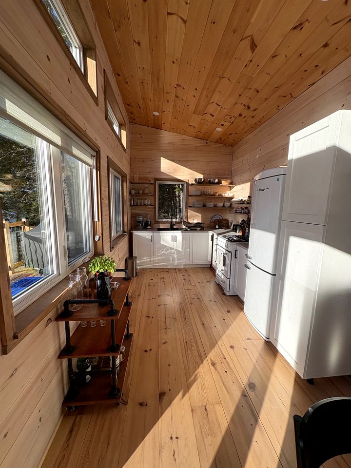 Off-Grid Lakeside Cottage with Stunning Sunset Views in Ontario, Canada