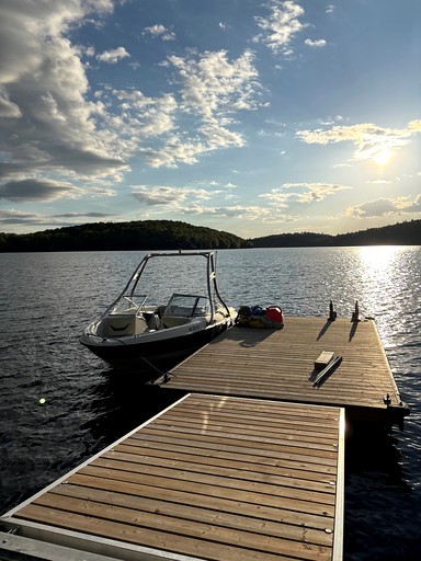 Cabins (Canada, Dorset, Ontario)