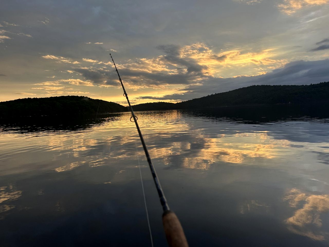 Off-Grid Lakeside Cottage with Stunning Sunset Views in Ontario, Canada