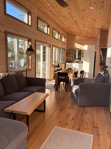 Cabins (Canada, Dorset, Ontario)