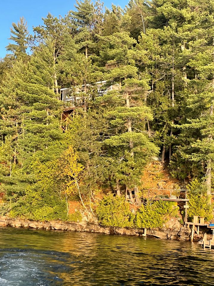 Off-Grid Lakeside Cottage with Stunning Sunset Views in Ontario, Canada