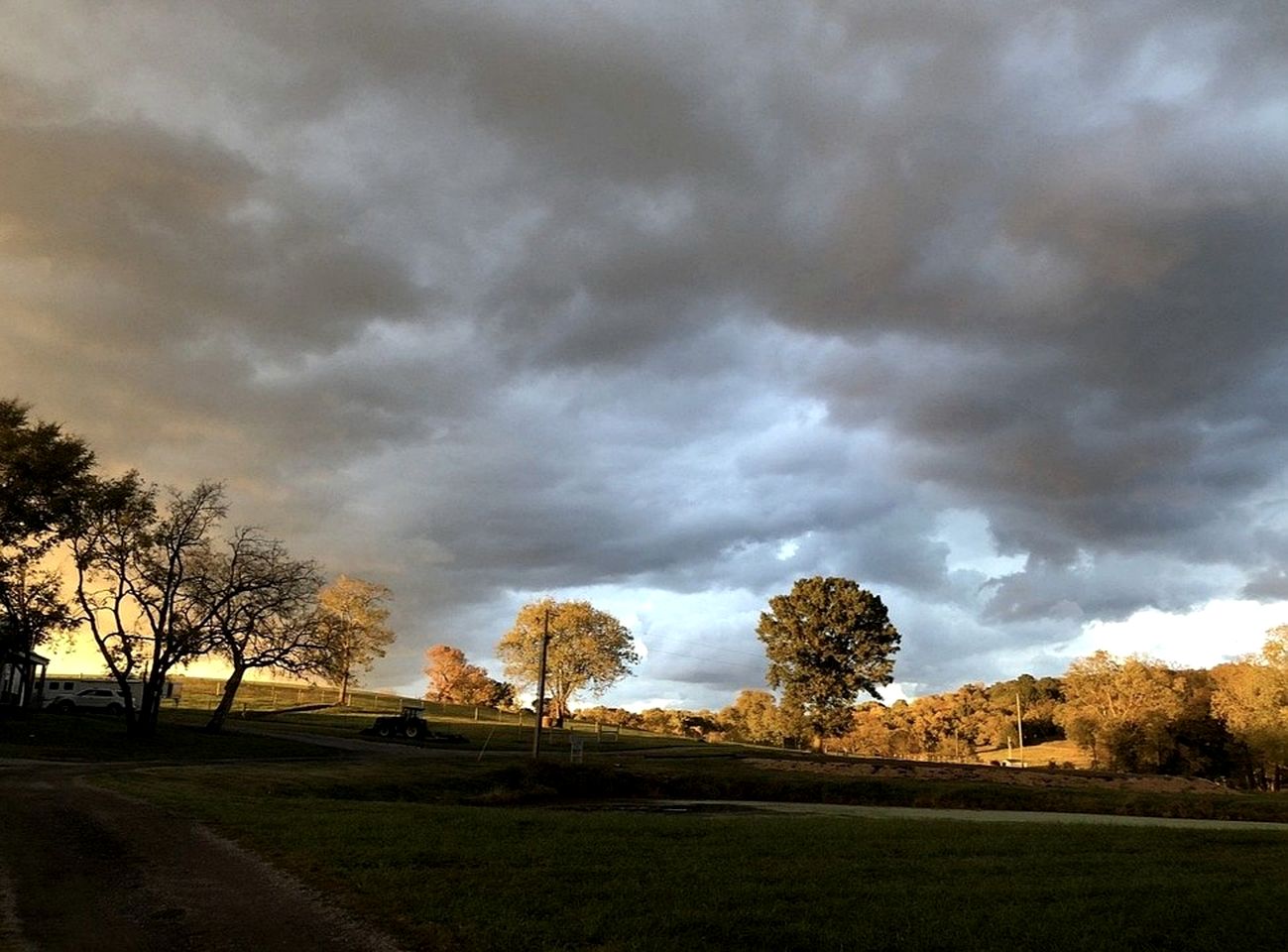 Rustic Countryside Barn with Horse Boarding & Pastures near Nashville, Lebanon, Tennessee