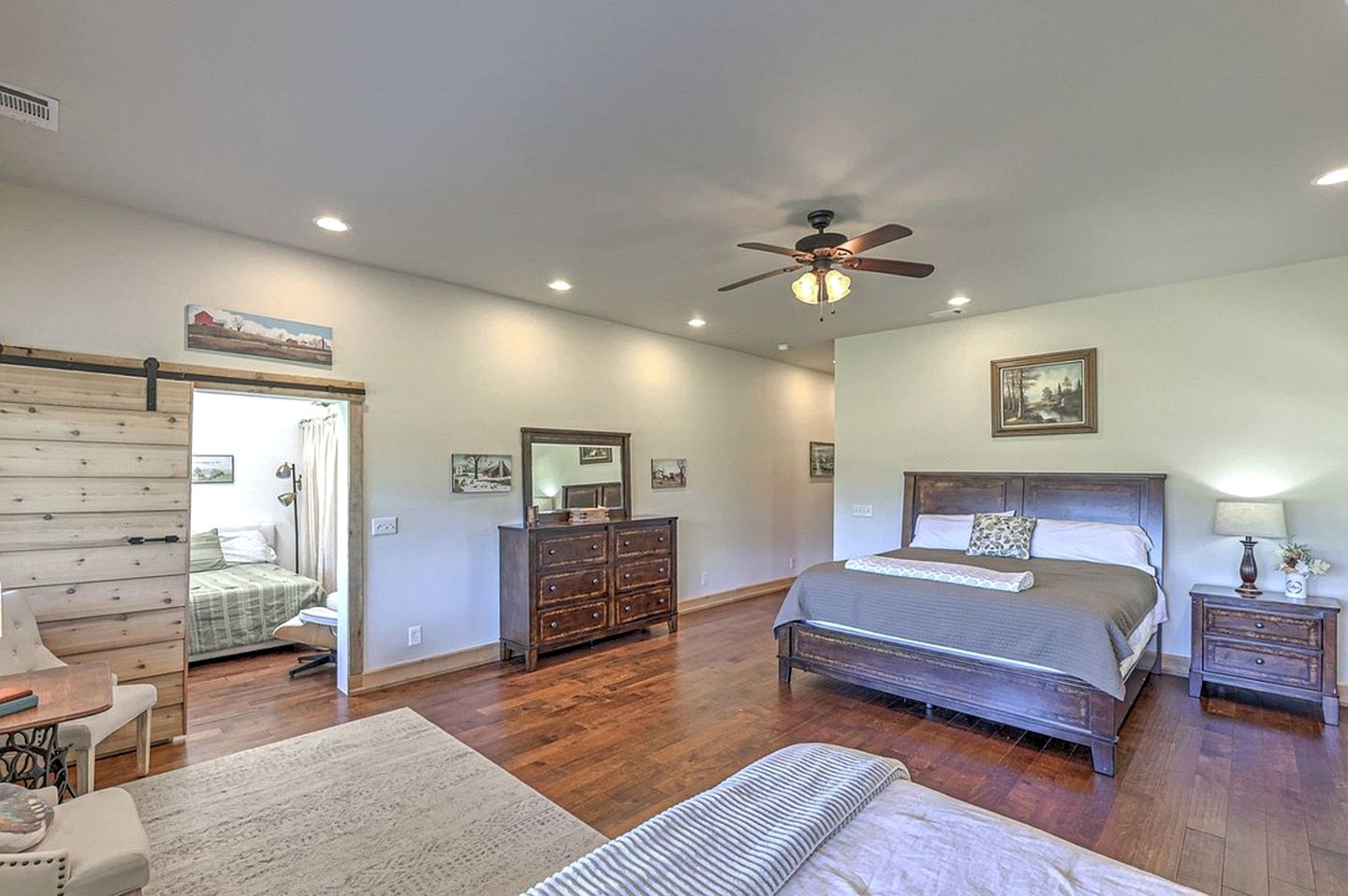 Rustic Countryside Barn with Horse Boarding & Pastures near Nashville, Lebanon, Tennessee