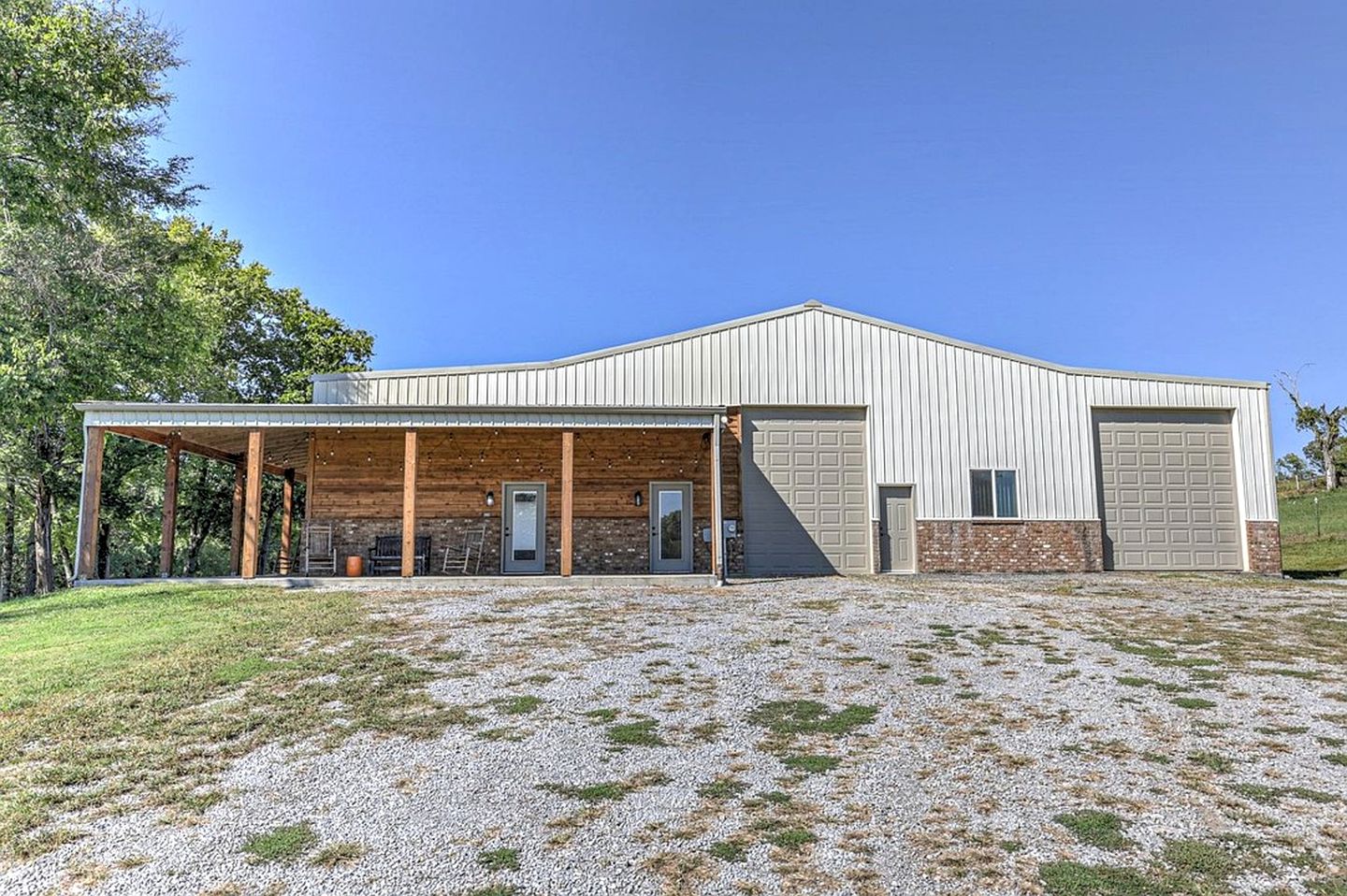 Rustic Countryside Barn with Horse Boarding & Pastures near Nashville, Lebanon, Tennessee