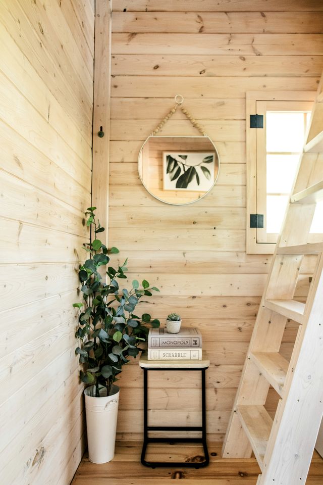 Romantic Off-Grid Tiny House Glamping Retreat Near Lake Muskoka, Gravenhurst, Ontario