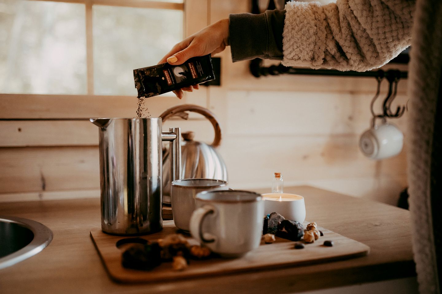 Romantic Off-Grid Tiny House Glamping Retreat Near Lake Muskoka, Gravenhurst, Ontario