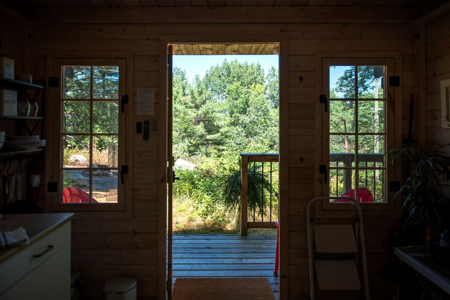 Romantic Off-Grid Tiny House Glamping Retreat Near Lake Muskoka, Gravenhurst, Ontario