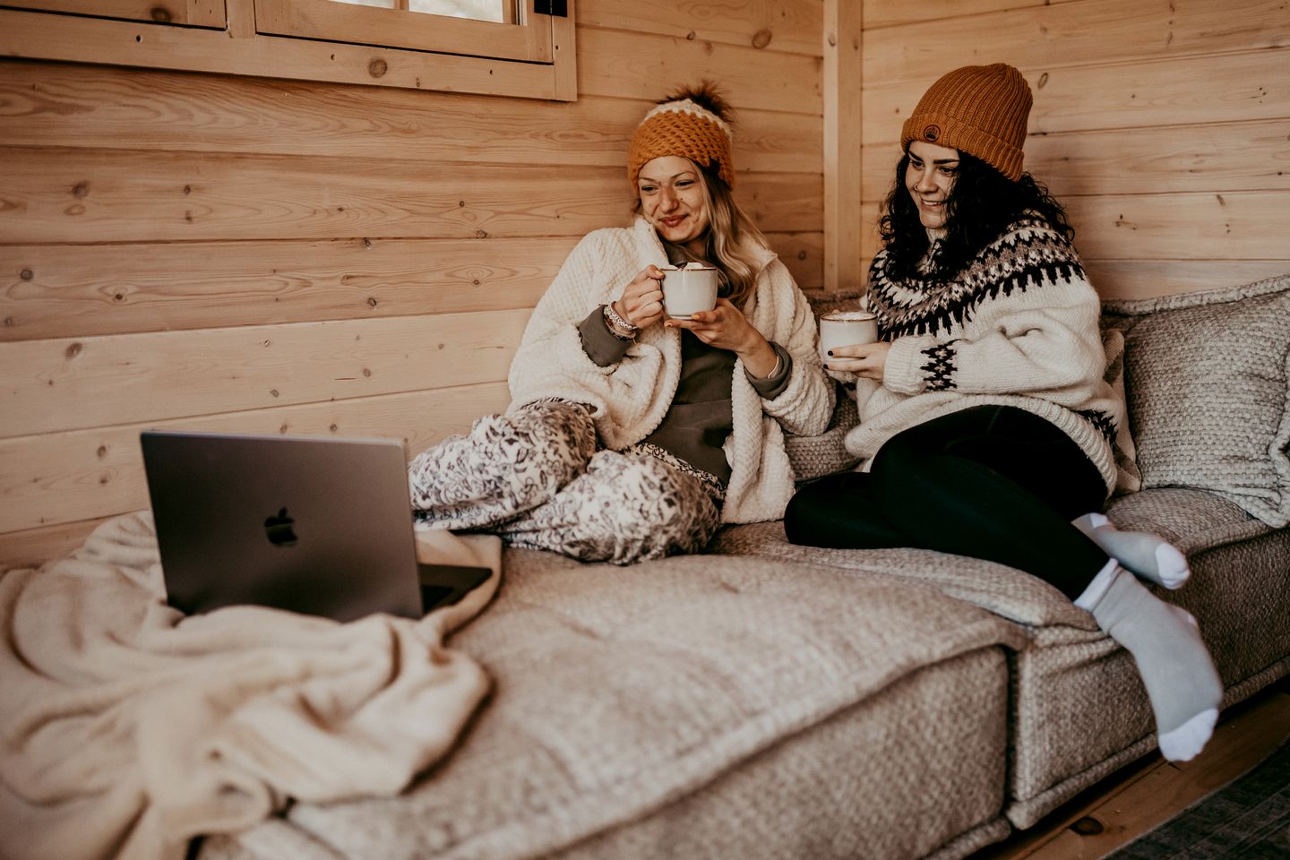 Romantic Off-Grid Tiny House Glamping Retreat Near Lake Muskoka, Gravenhurst, Ontario