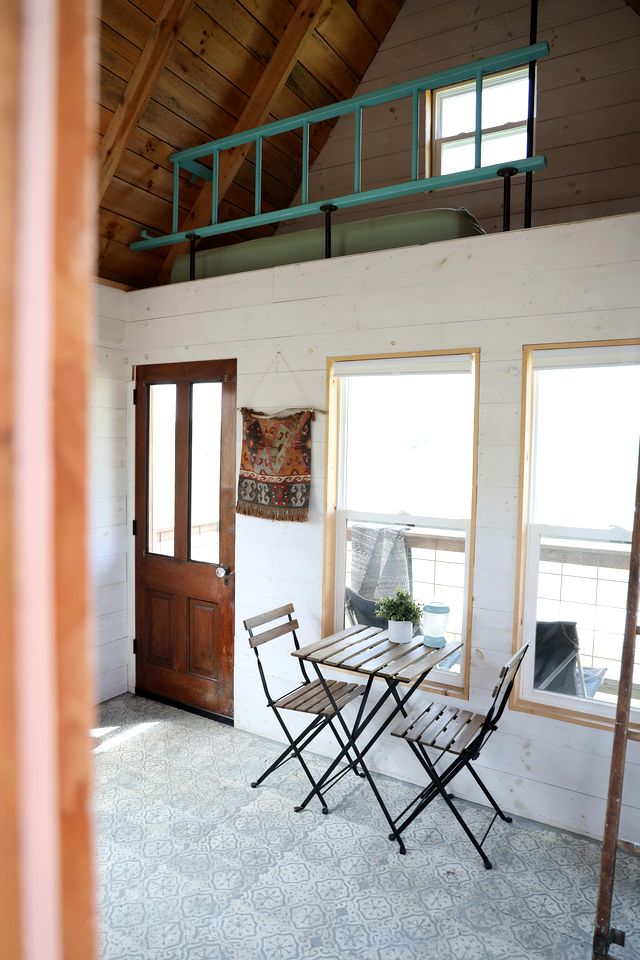 Rustic Off-Grid Treehouse Glamping Retreat with Cozy Loft Beds & Fire Ring near Dillon State Park, Frazeysburg, Ohio