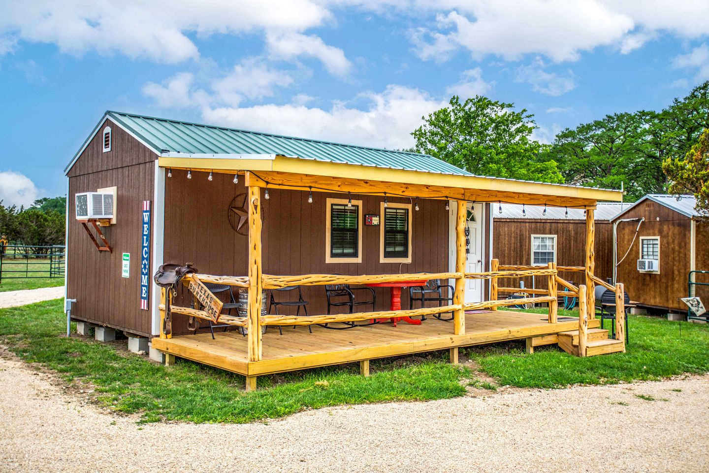 Relaxing Waterfront Cabin Getaway for Families and Couples in Medina, Texas