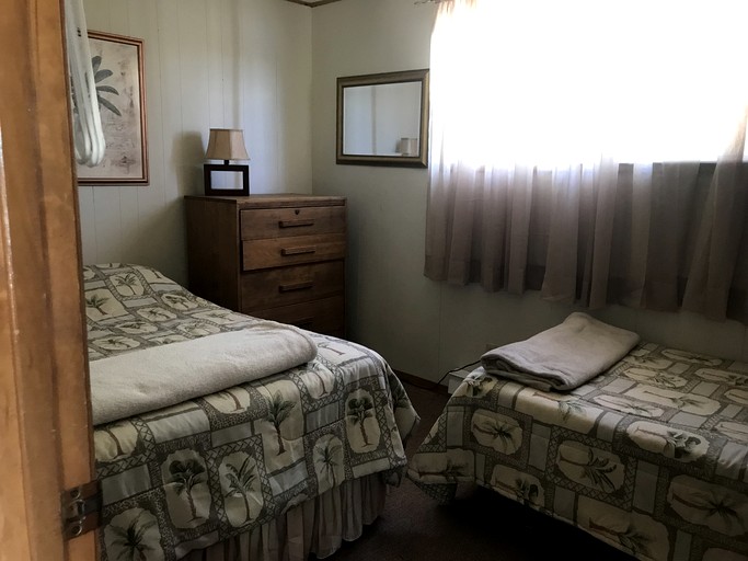 Cottages (Canada, Callander, Ontario)