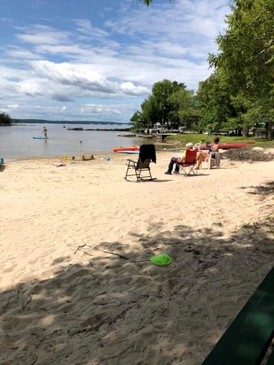 Cottages (Canada, Callander, Ontario)