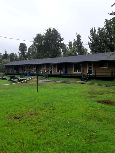 Relaxing Waterfront Cottage Retreat with Boats & Bonfire Nights in Ontario, Canada