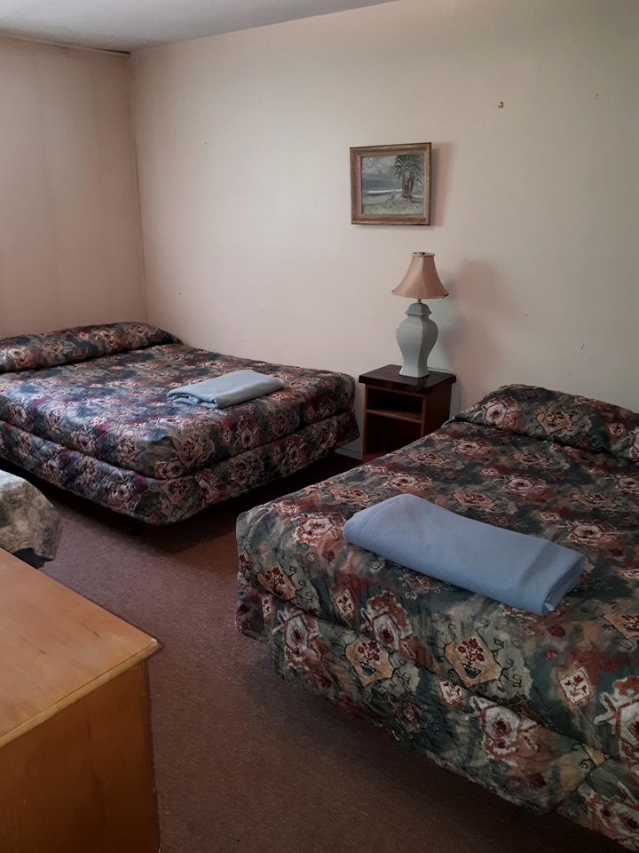 Relaxing Waterfront Cottage Retreat with Boats & Bonfire Nights in Ontario, Canada