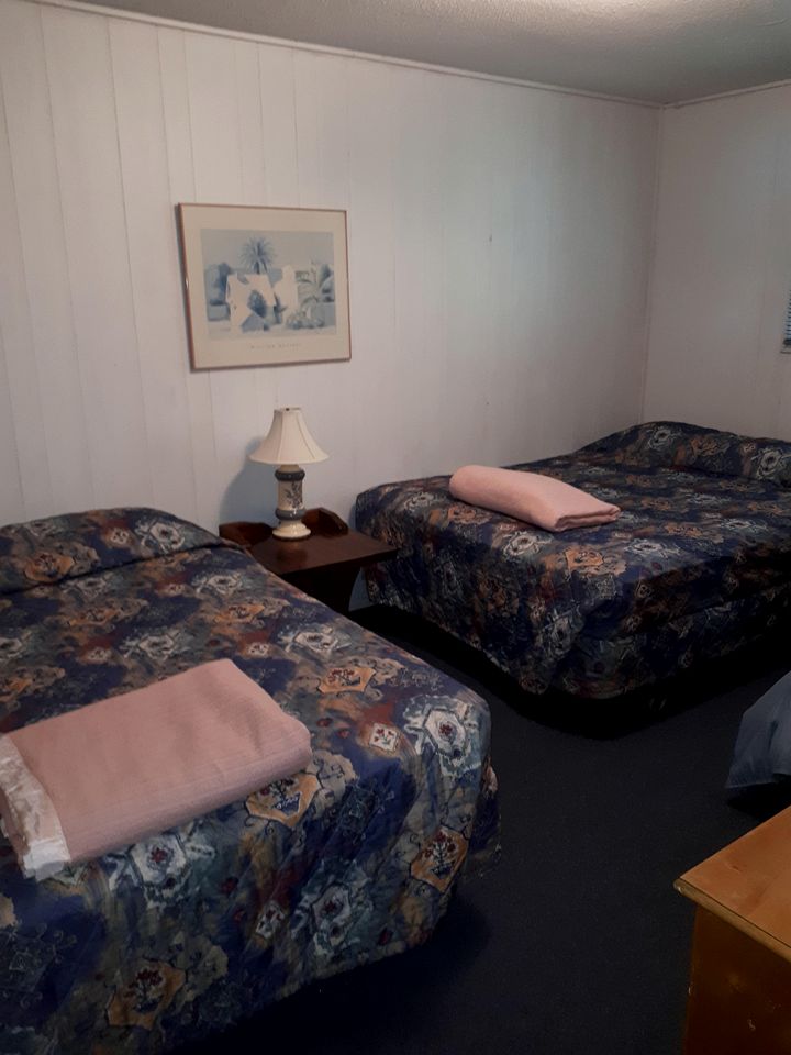 Relaxing Waterfront Cottage Retreat with Boats & Bonfire Nights in Ontario, Canada