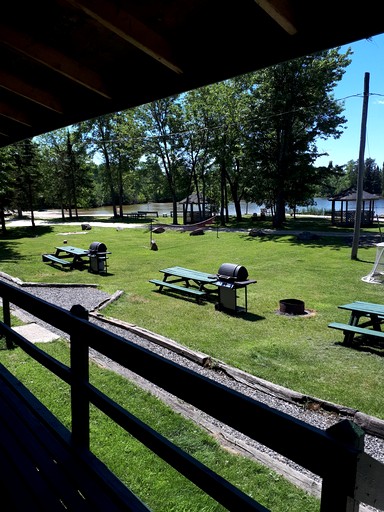 Cottages (Canada, Callander, Ontario)