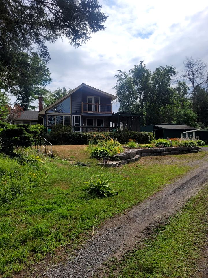 Tranquil Nature Retreat with Lavender Fields & River Access in Ontario, Canada