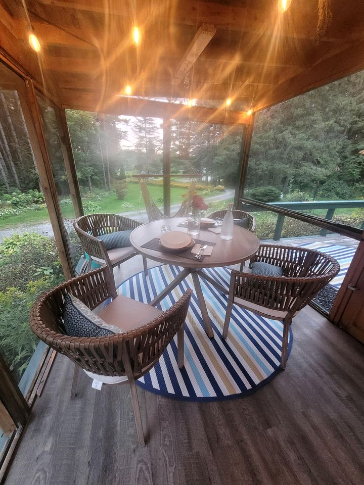 Tranquil Nature Retreat with Lavender Fields & River Access in Ontario, Canada