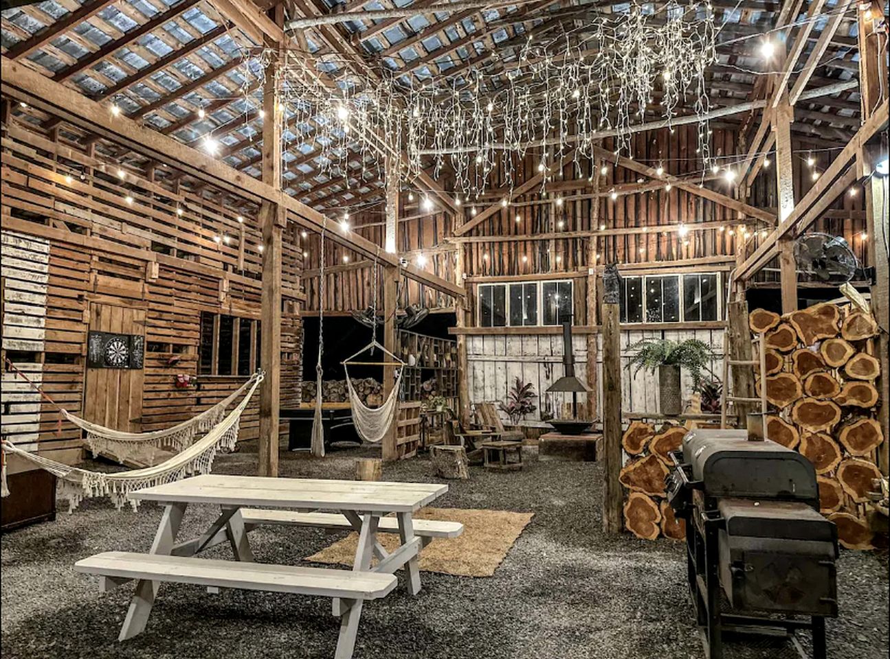 Peaceful Cabin Retreat with Spa Features & Unique Farm Vibes in Newport, Tennessee