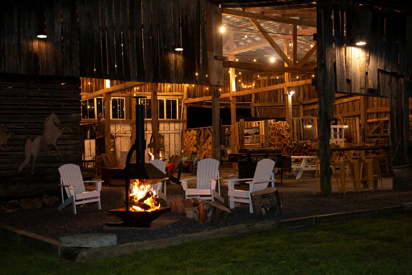 Peaceful Cabin Retreat with Spa Features & Unique Farm Vibes in Newport, Tennessee