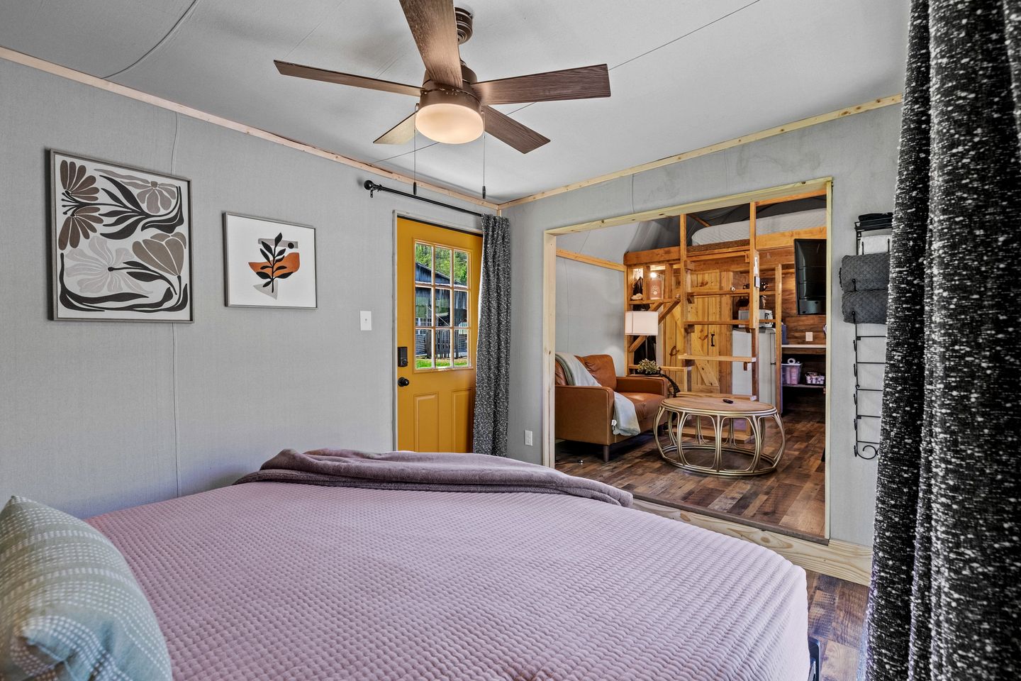 Peaceful Cabin Retreat with Spa Features & Unique Farm Vibes in Newport, Tennessee