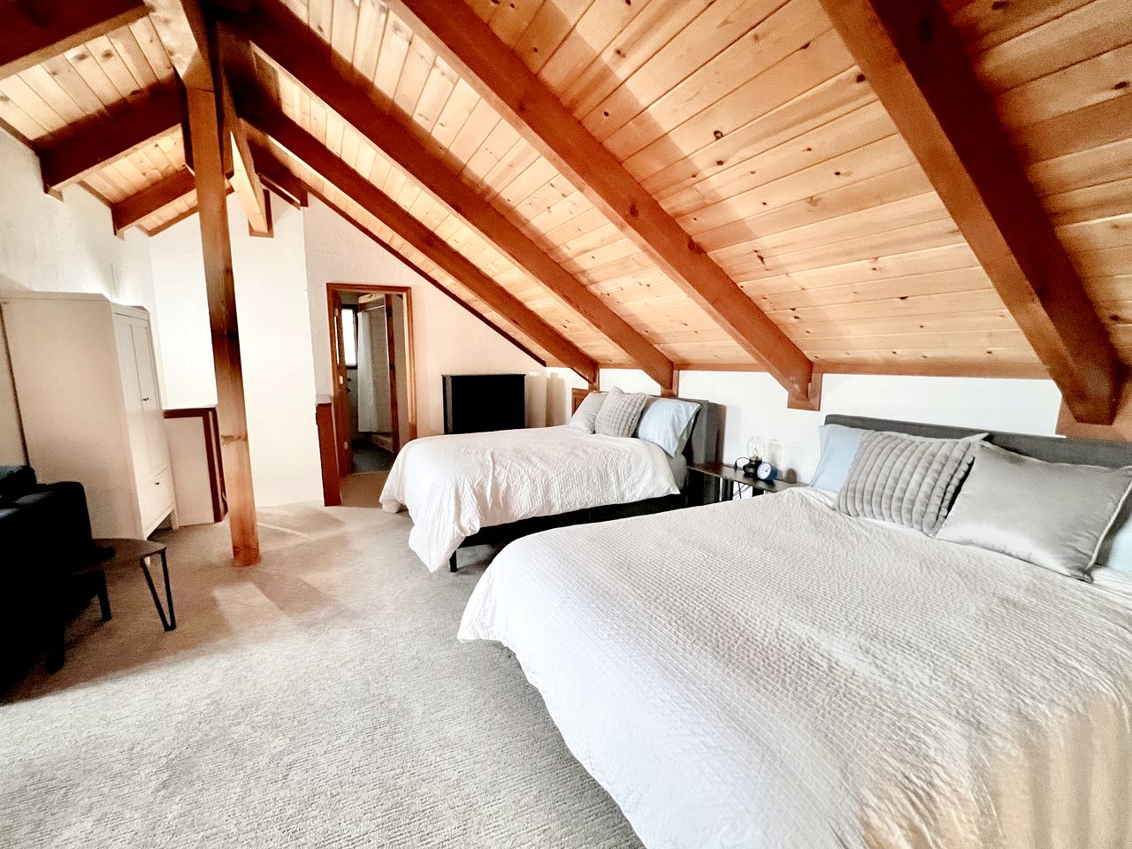 Cozy Luxe Hideaway with Stunning Views & Spacious Loft in Arnold, California