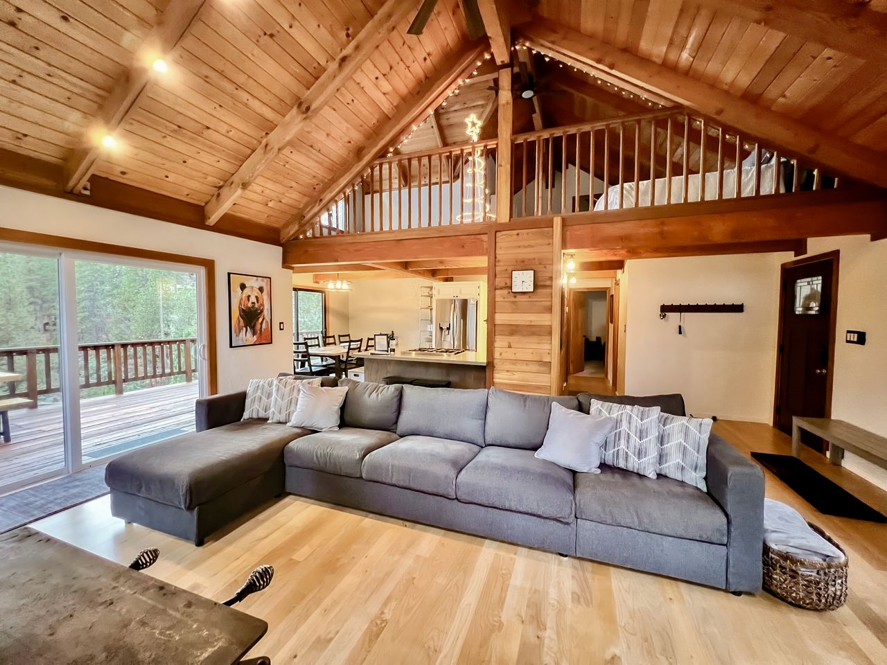 Cozy Luxe Hideaway with Stunning Views & Spacious Loft in Arnold, California