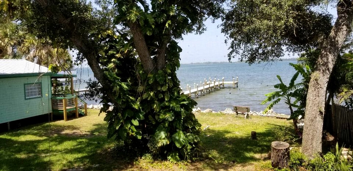 Beautiful Waterfront Cottage for a Peaceful Romantic Escape in Micco, Florida