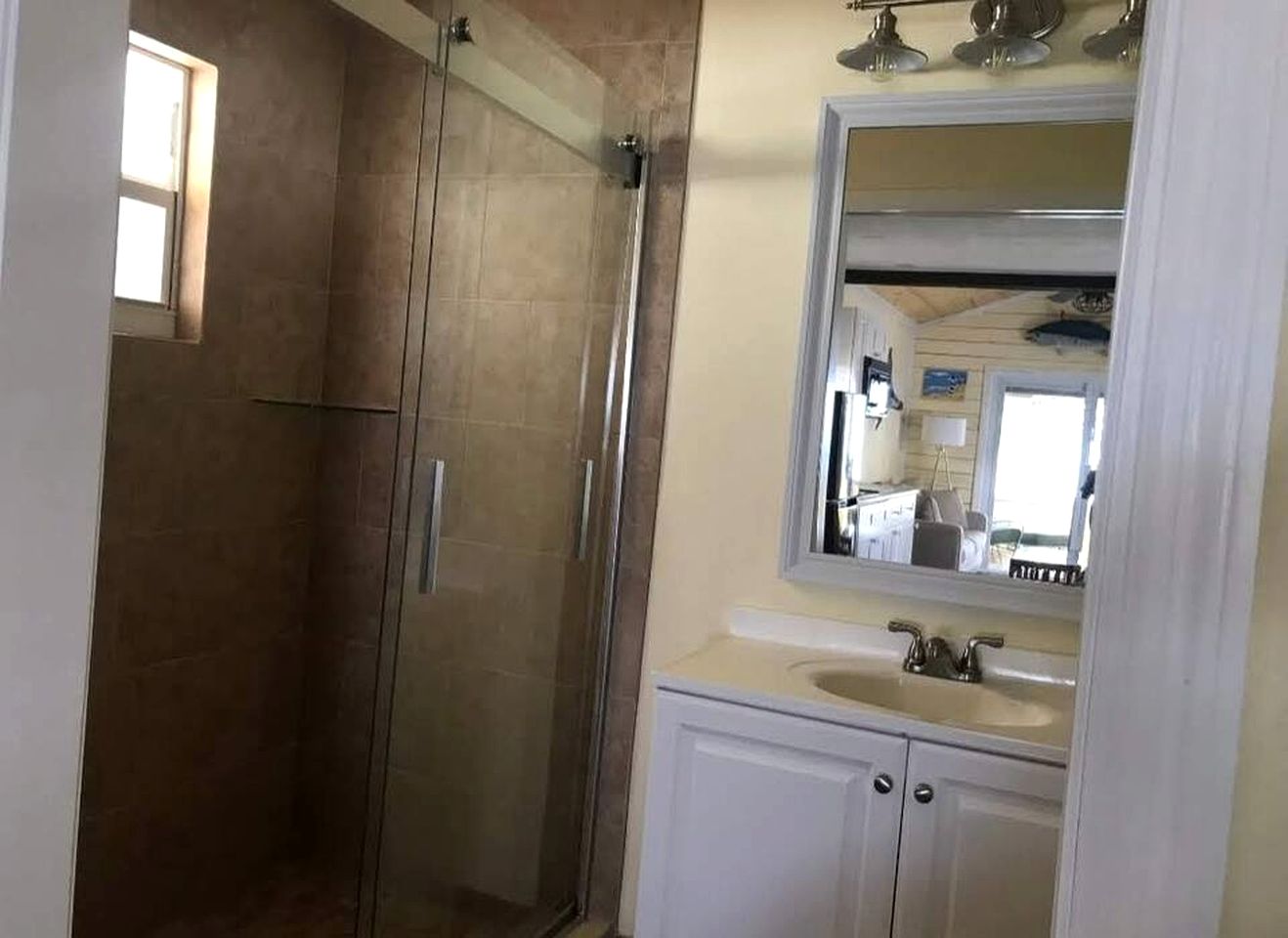 Beautiful Waterfront Cottage for a Peaceful Romantic Escape in Micco, Florida