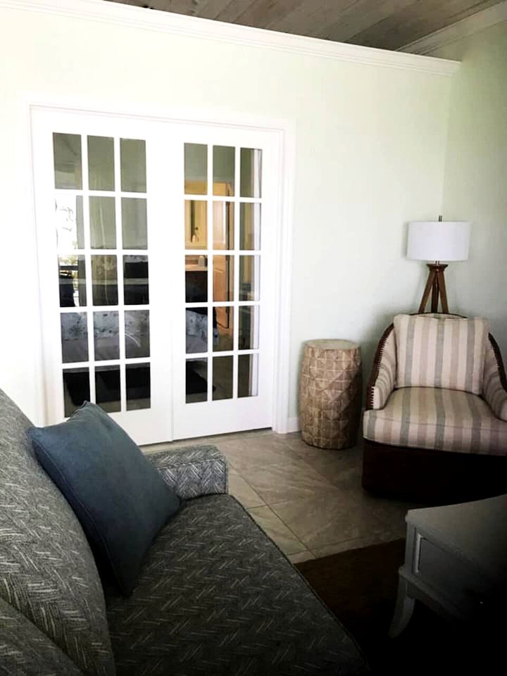 Beautiful Waterfront Cottage for a Peaceful Romantic Escape in Micco, Florida