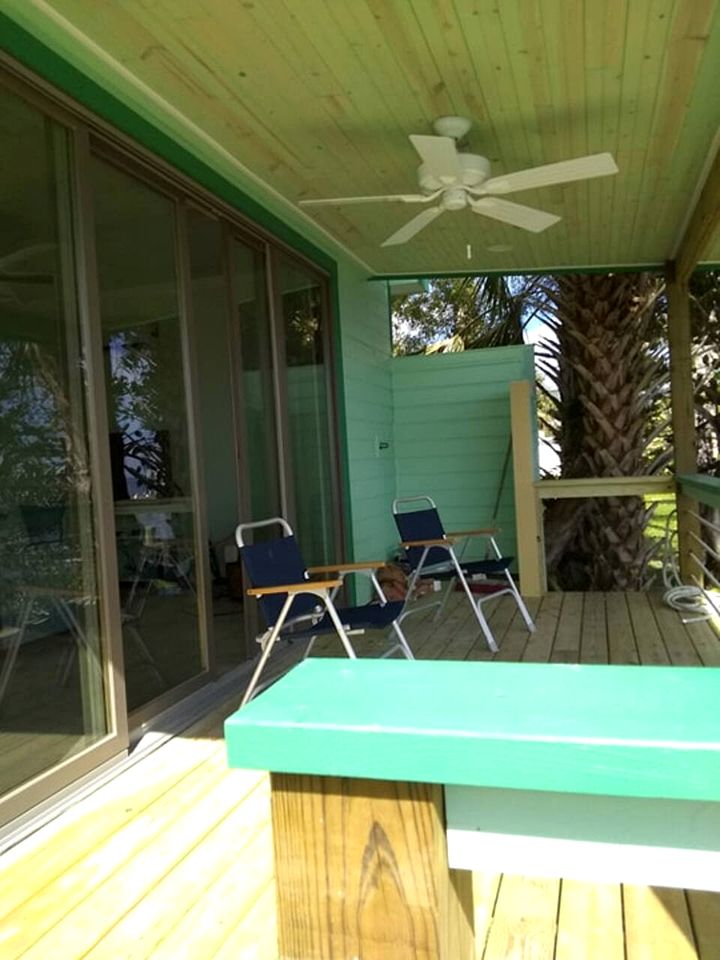 Beautiful Waterfront Cottage for a Peaceful Romantic Escape in Micco, Florida