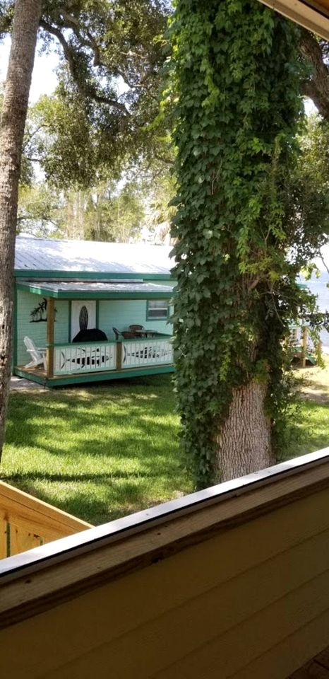 Beautiful Waterfront Cottage for a Peaceful Romantic Escape in Micco, Florida