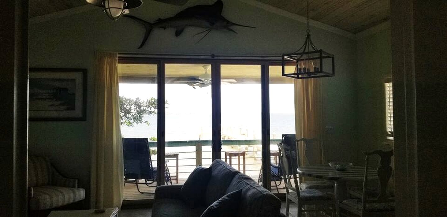 Beautiful Waterfront Cottage for a Peaceful Romantic Escape in Micco, Florida