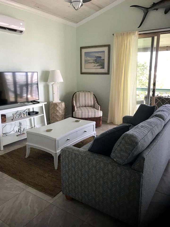 Beautiful Waterfront Cottage for a Peaceful Romantic Escape in Micco, Florida