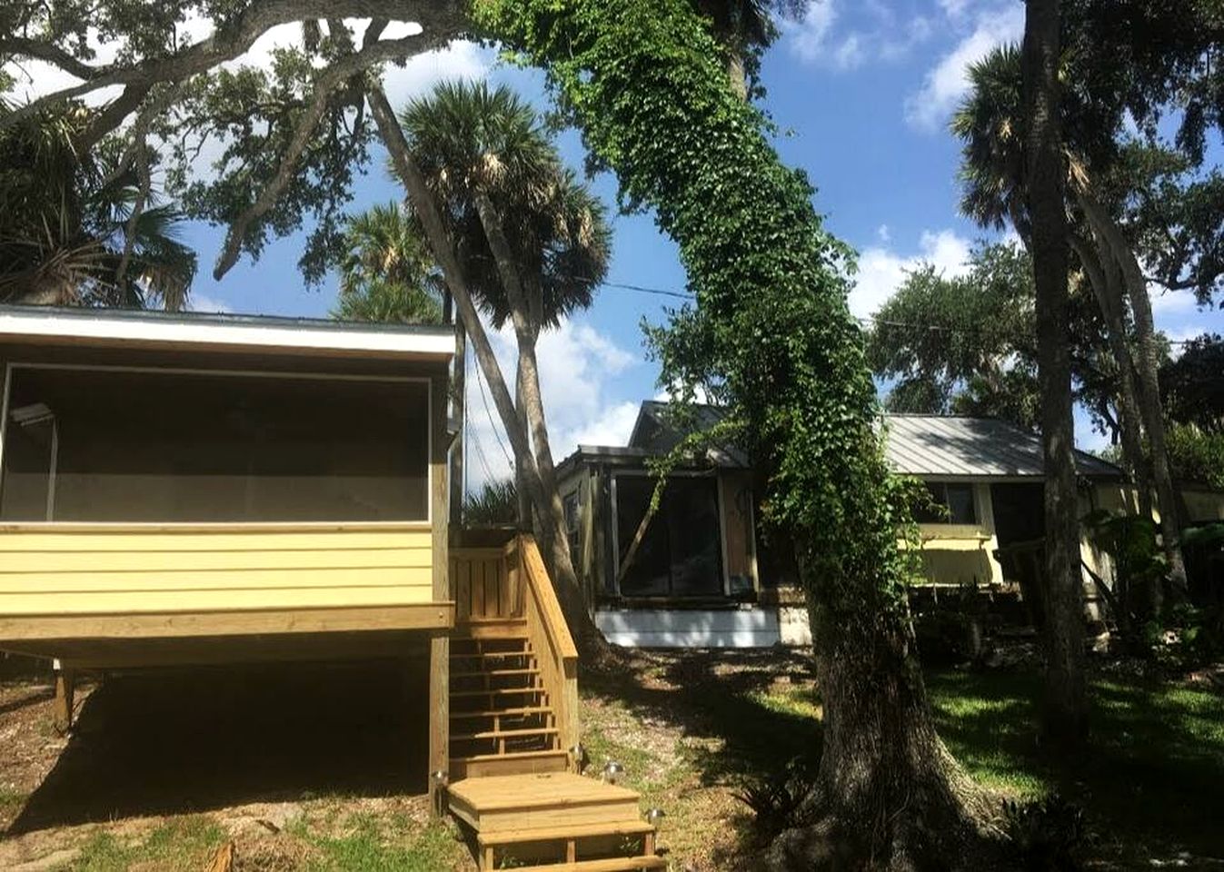 Beautiful Waterfront Cottage for a Peaceful Romantic Escape in Micco, Florida