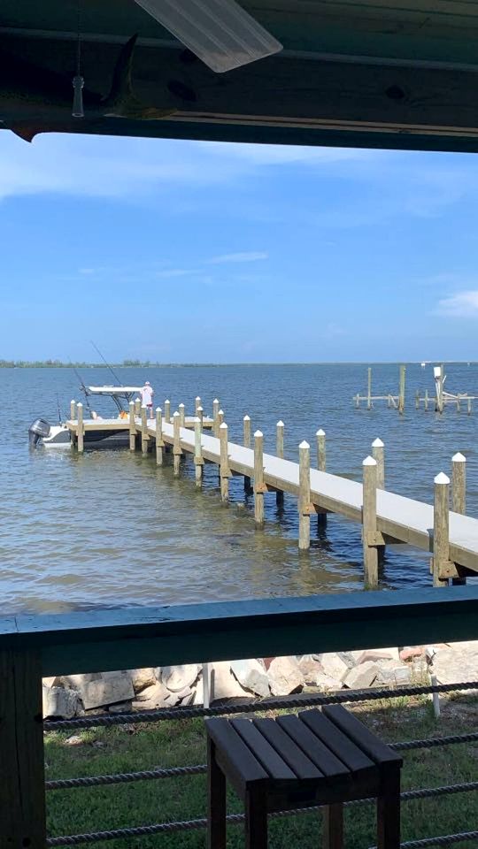 Beautiful Waterfront Cottage for a Peaceful Romantic Escape in Micco, Florida