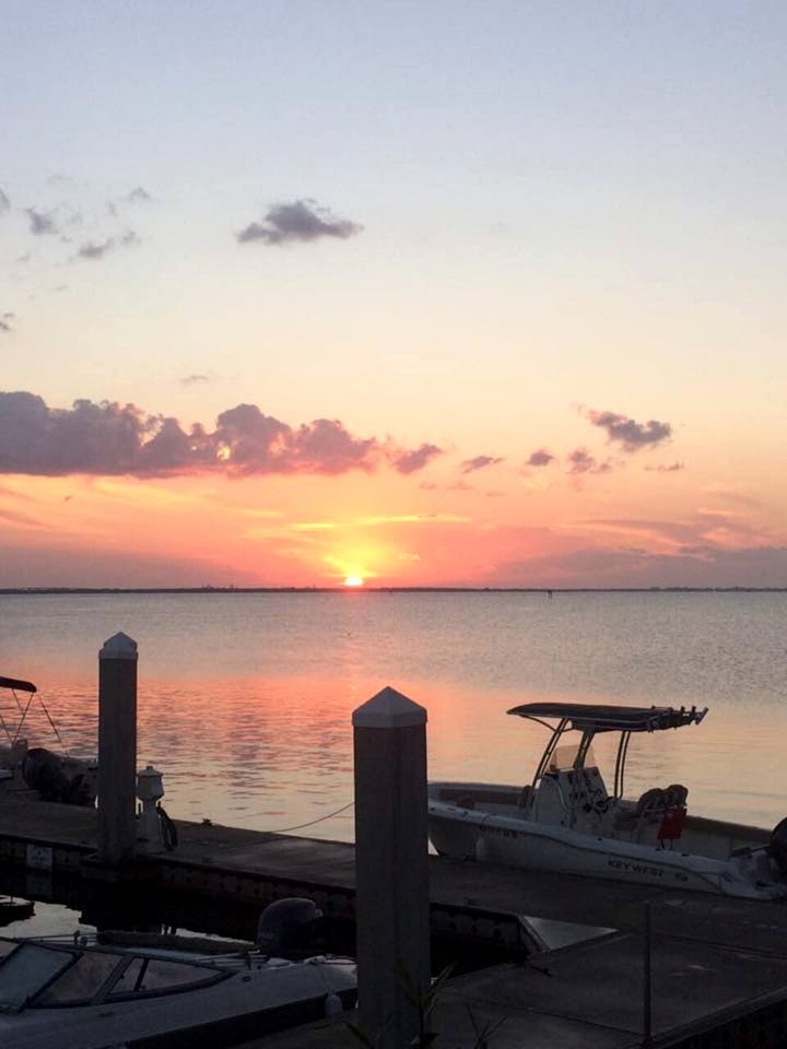 Beautiful Waterfront Cottage for a Peaceful Romantic Escape in Micco, Florida