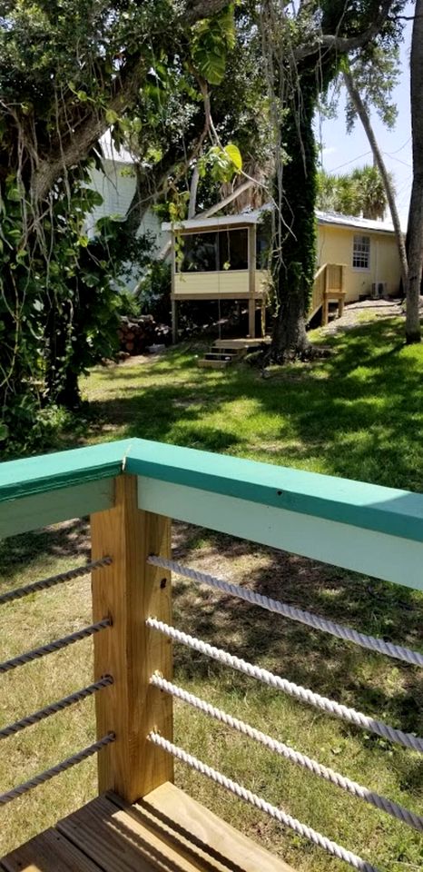 Beautiful Waterfront Cottage for a Peaceful Romantic Escape in Micco, Florida