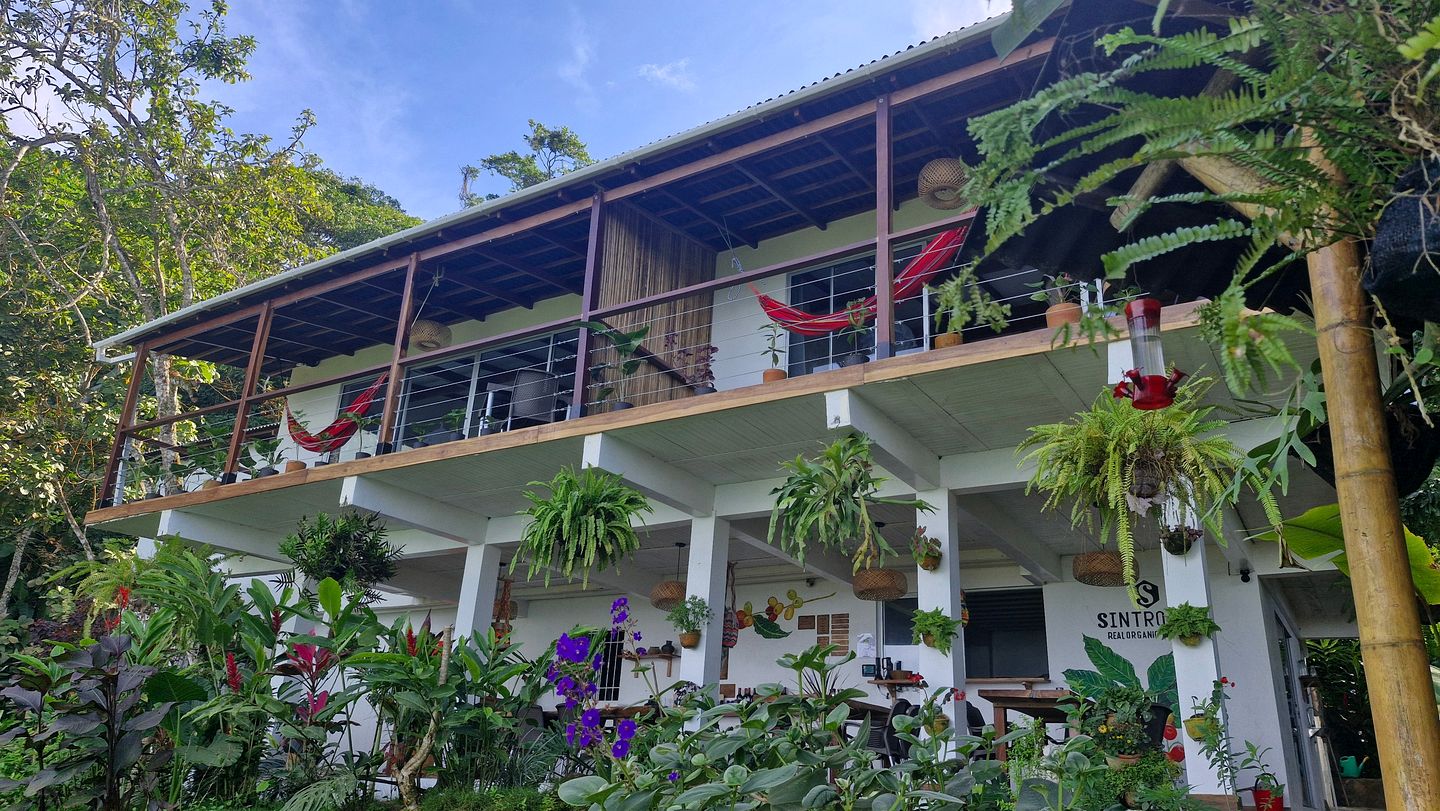 Serene Eco-Lodge with Organic Coffee Farm & Mountain Views near Minca, Sierra Nevada de Santa Marta