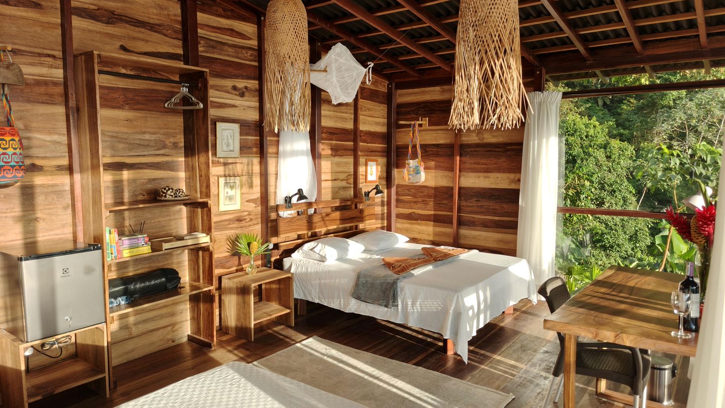 Serene Eco-Lodge with Organic Coffee Farm & Mountain Views near Minca, Sierra Nevada de Santa Marta