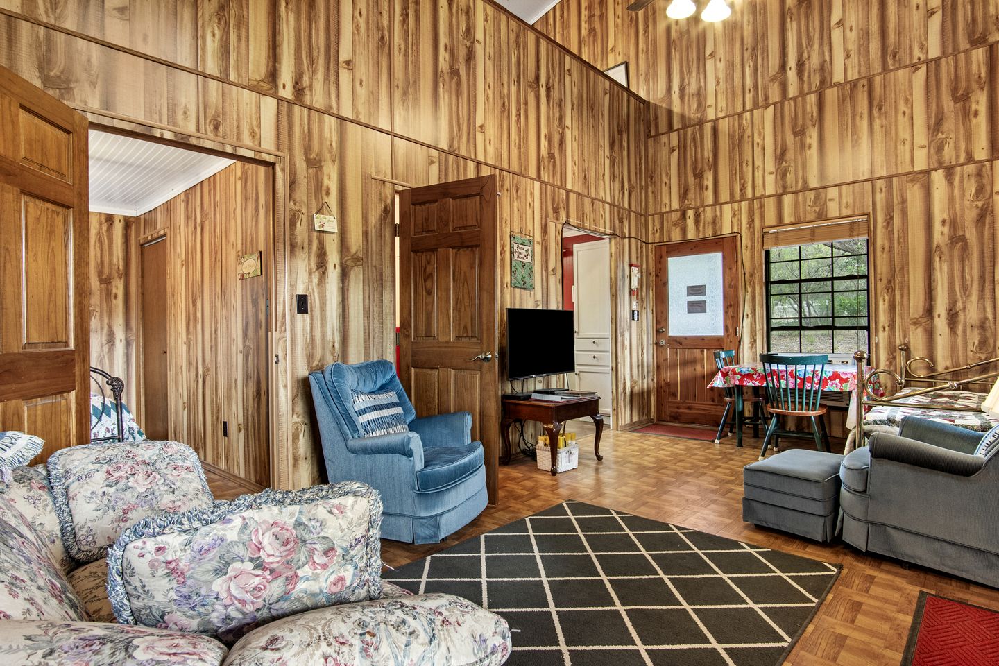 Charming Hill Country Escape with Scenic Views & Outdoor Spaces in Concan, Texas