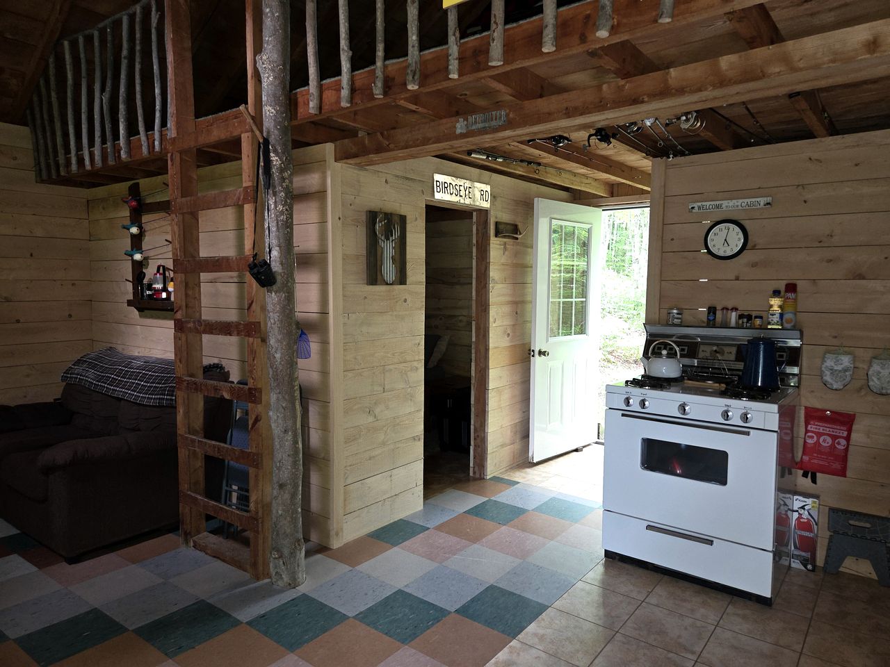 Peaceful Woodland Retreat with Private Pond & Total Privacy in Glen Aubrey, New York