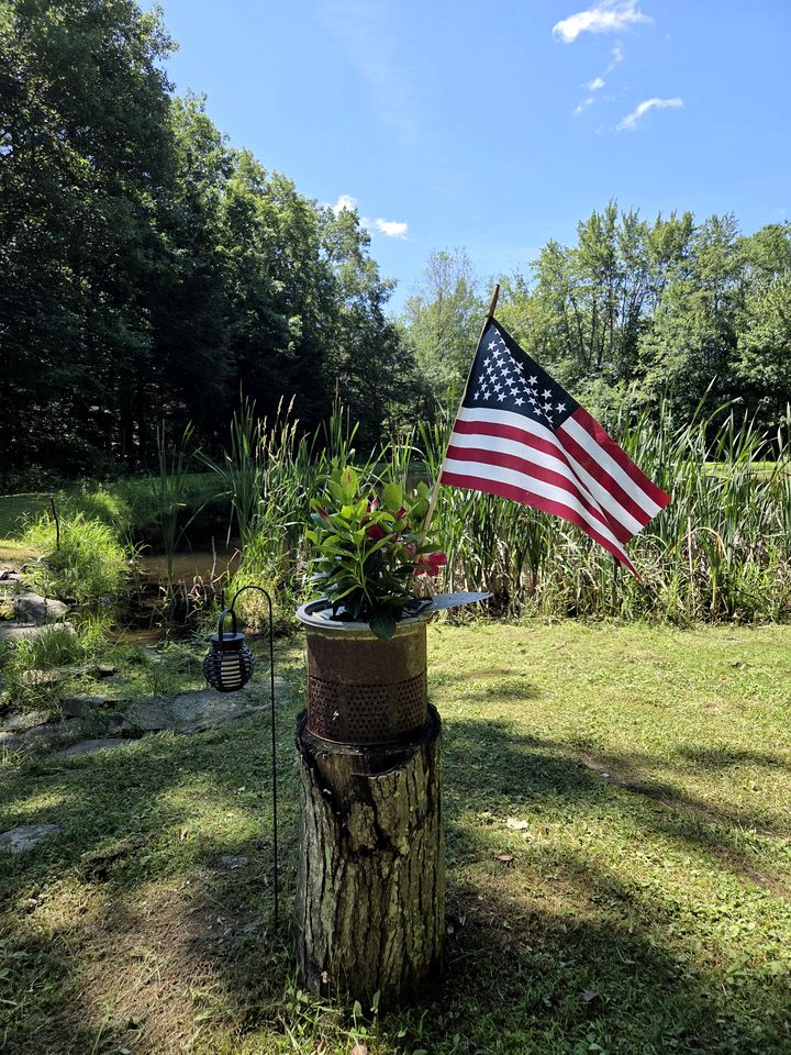 Peaceful Woodland Retreat with Private Pond & Total Privacy in Glen Aubrey, New York