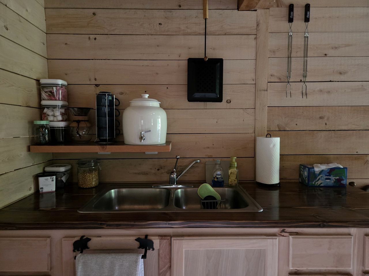 Peaceful Woodland Retreat with Private Pond & Total Privacy in Glen Aubrey, New York