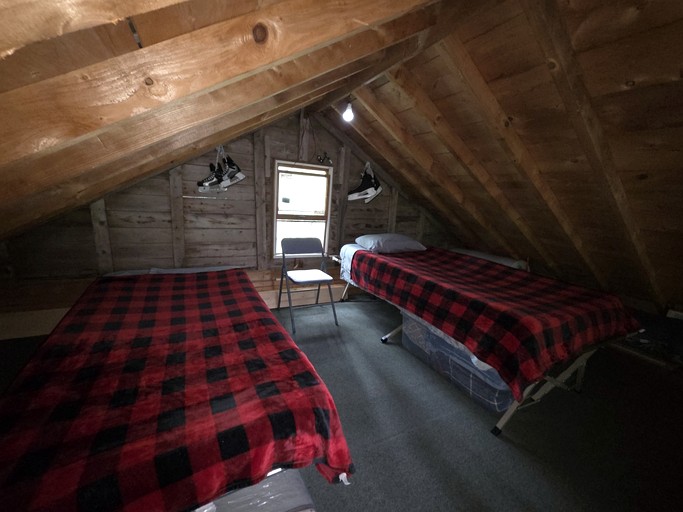 Cabins (United States of America, --, New York)