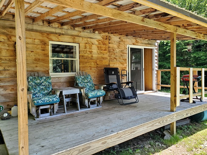 Cabins (United States of America, --, New York)