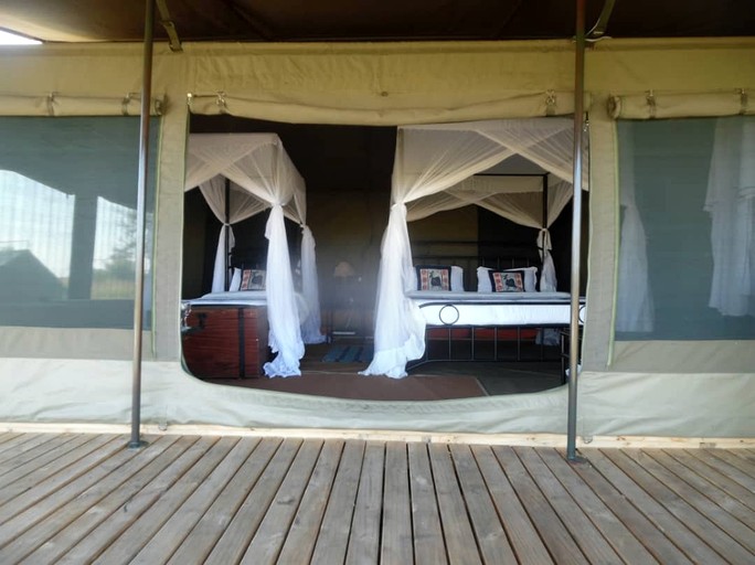 Safari Tents (Tanzania, Arusha, Arusha Region)