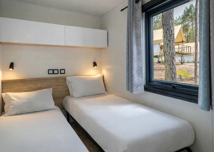 Cottages (Portugal, Nazaré, Leiria District)