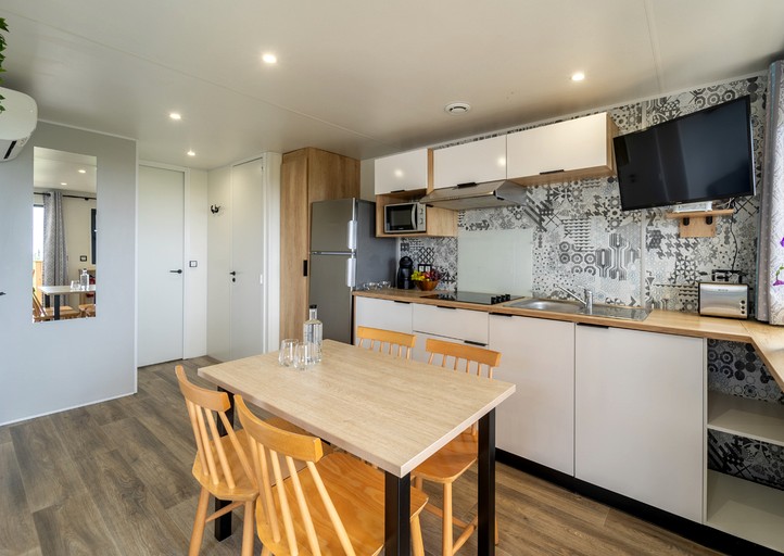 Cottages (Portugal, Nazaré, Leiria District)