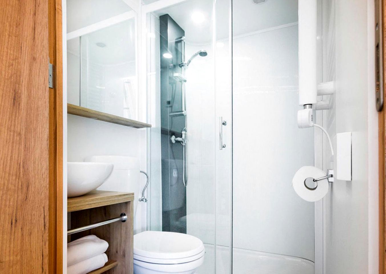 Gorgeous Tented Cabin with Deck and Pool Access for a Unique Getaway near Nazaré, Portugal